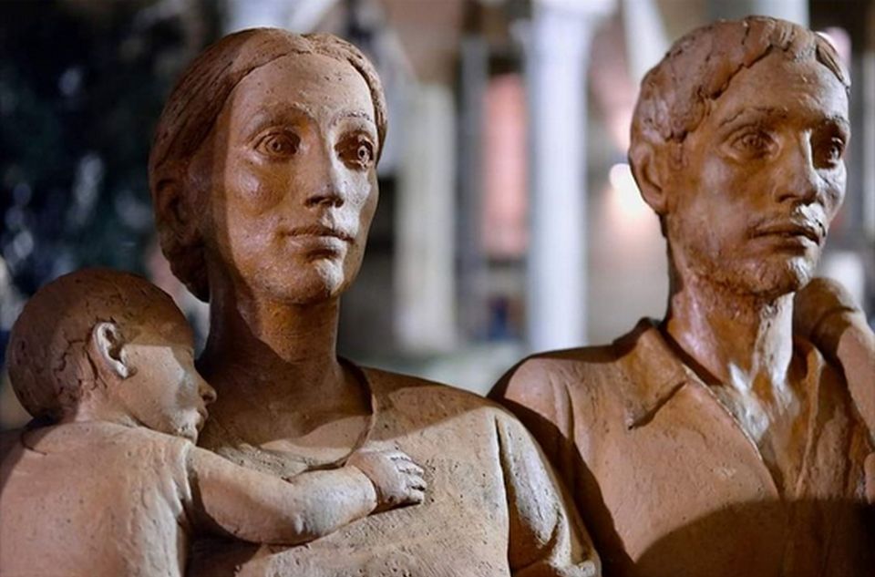 scultura di renato aanzinelli al centro cuturale Agorà a Lucca