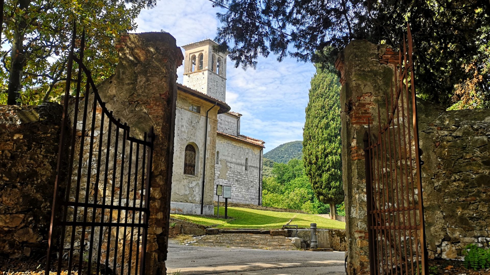 Pieve di Gattaiola, Blick auf den Garten der Villa de Notter