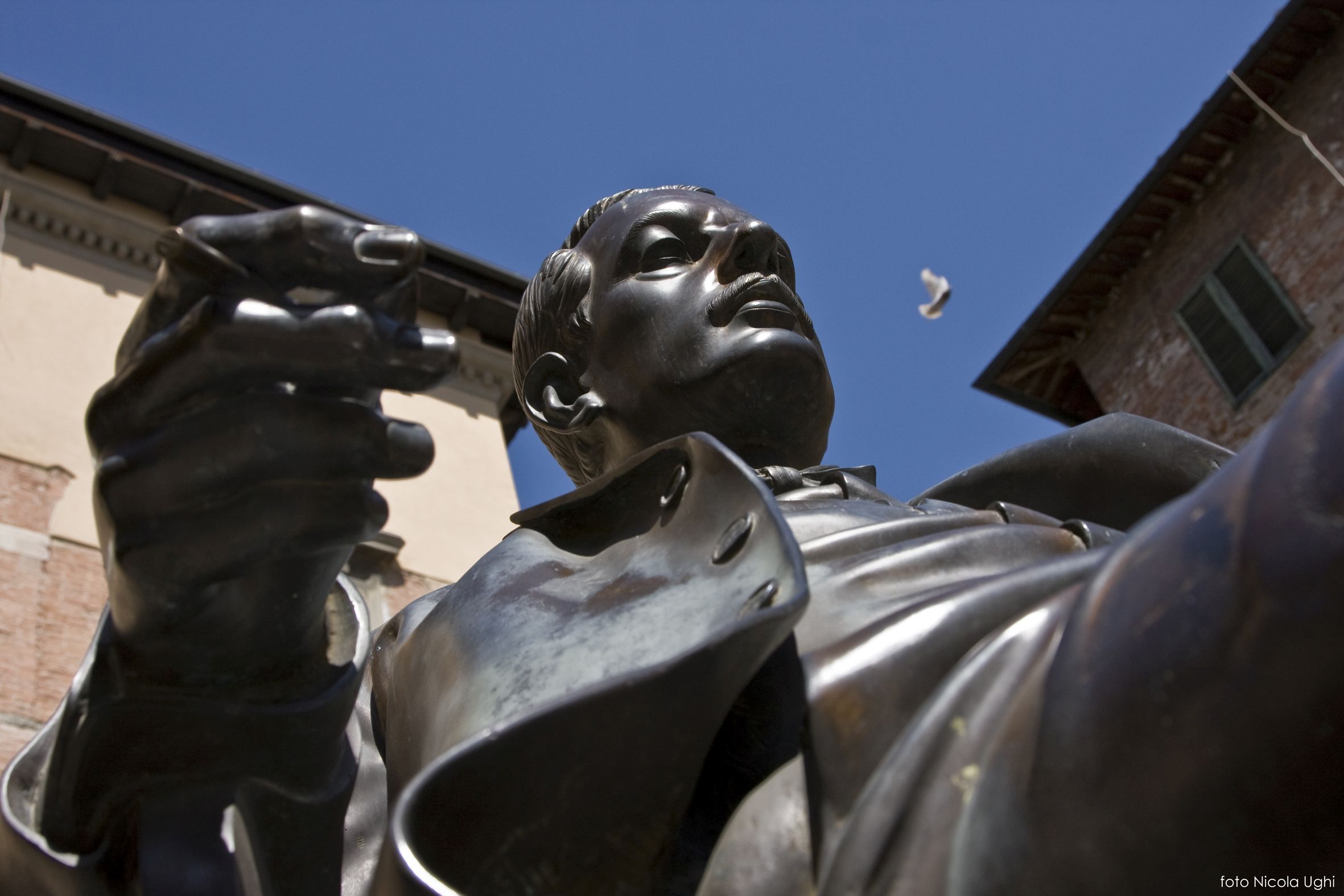 statue of giacomo puccini