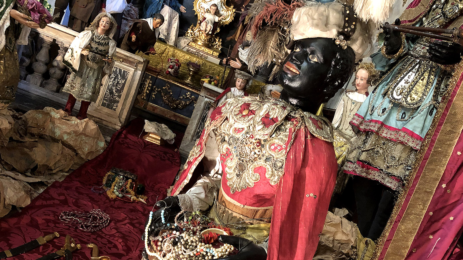 Estatua del pesebre del siglo XVII de la iglesia de Santa María Nera en Lucca