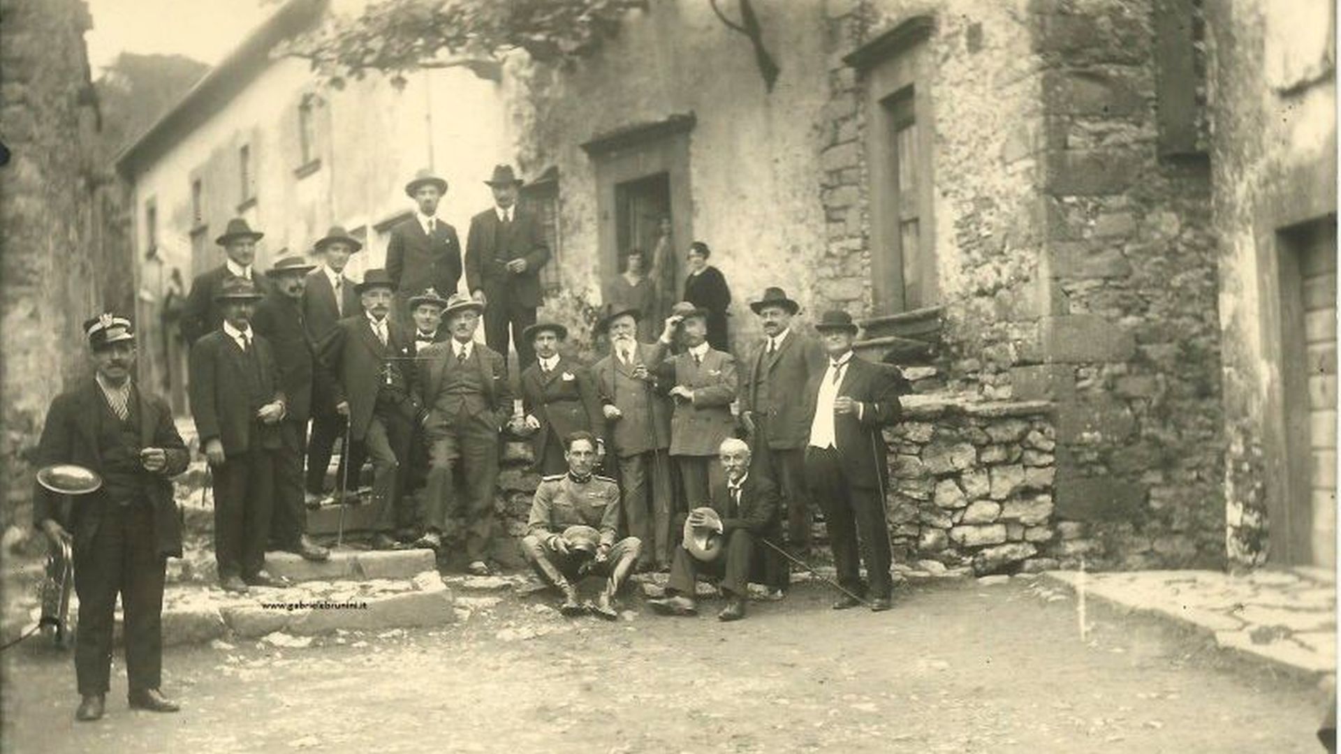 Photo with Giacomo Puccini and his friends at his parents' house in Celle Puccini