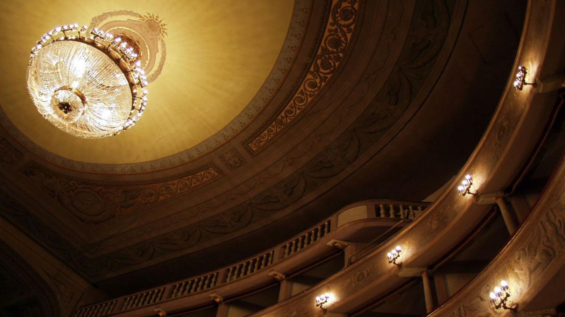 soffitto del teatro del giglio a lucca