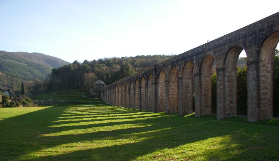 arcate dell'acquedotto del nottolini a Guamo