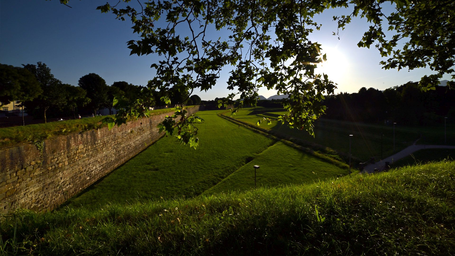 mura di lucca in settembre