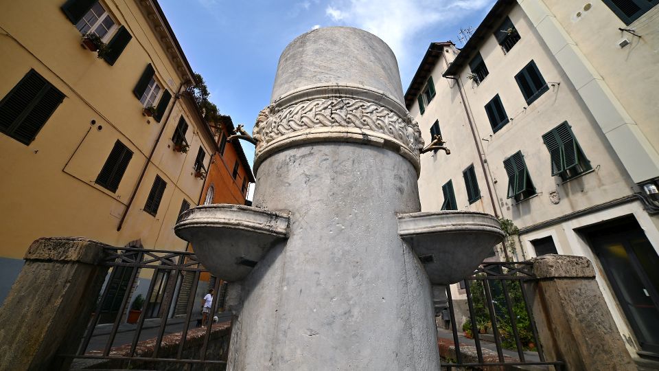 Fuente a la porta san Gervasio a Lucca
