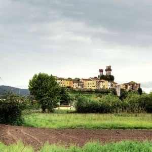 lucca trek - paysages de chateaux et fortifications 1