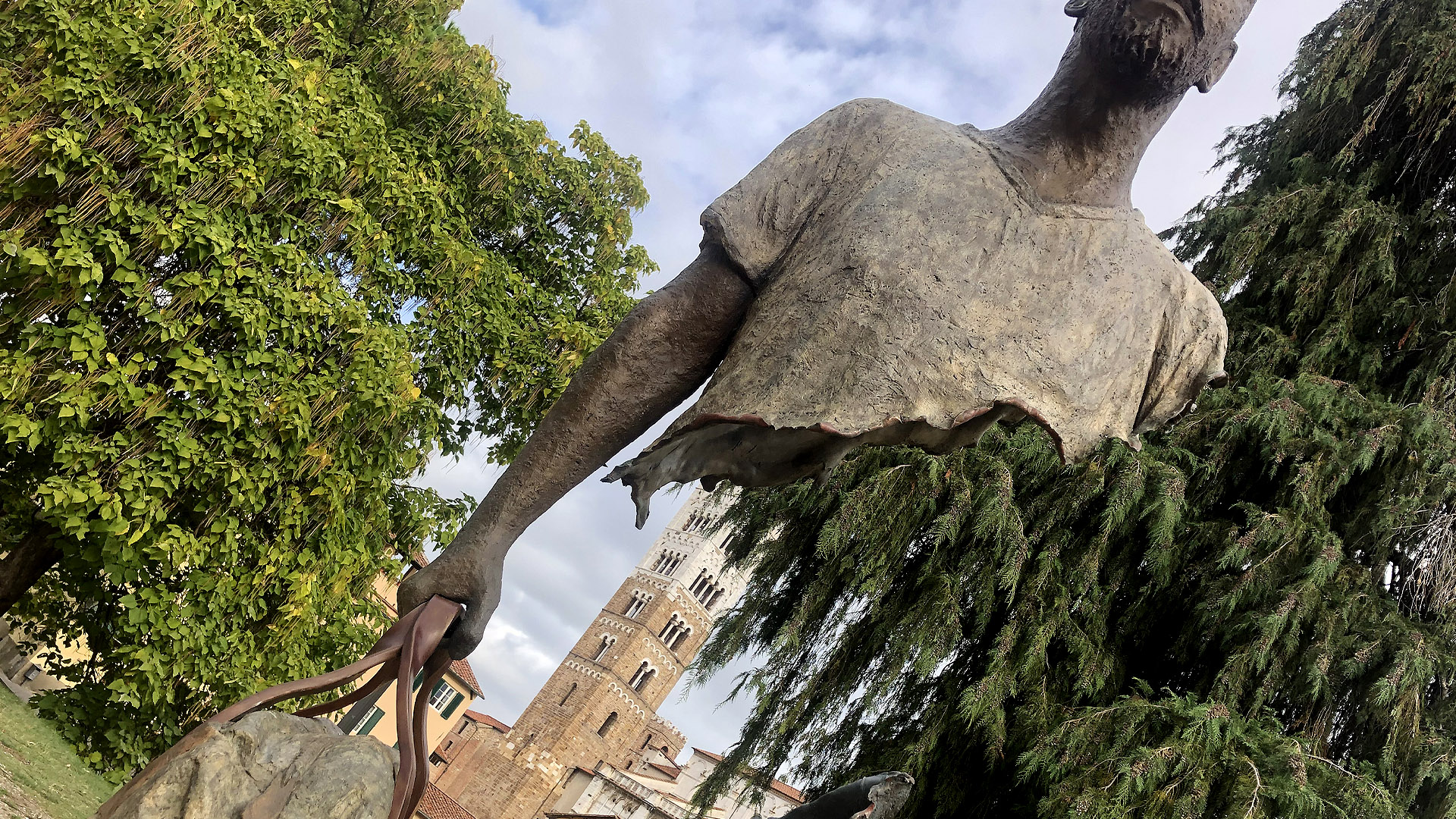 Catalano, the travelers in Lucca