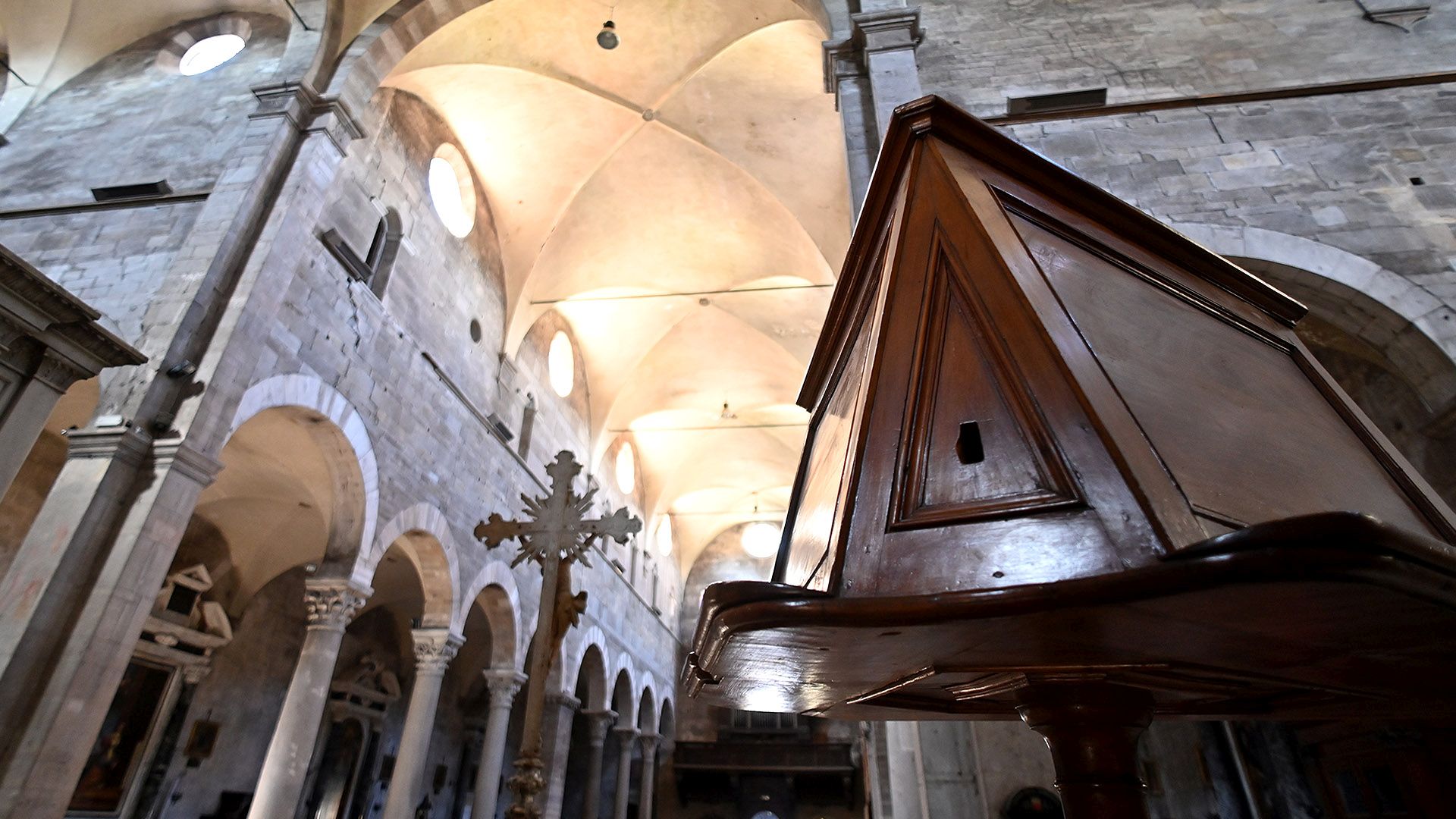 chiesa di santa maria Forisportam a Lucca