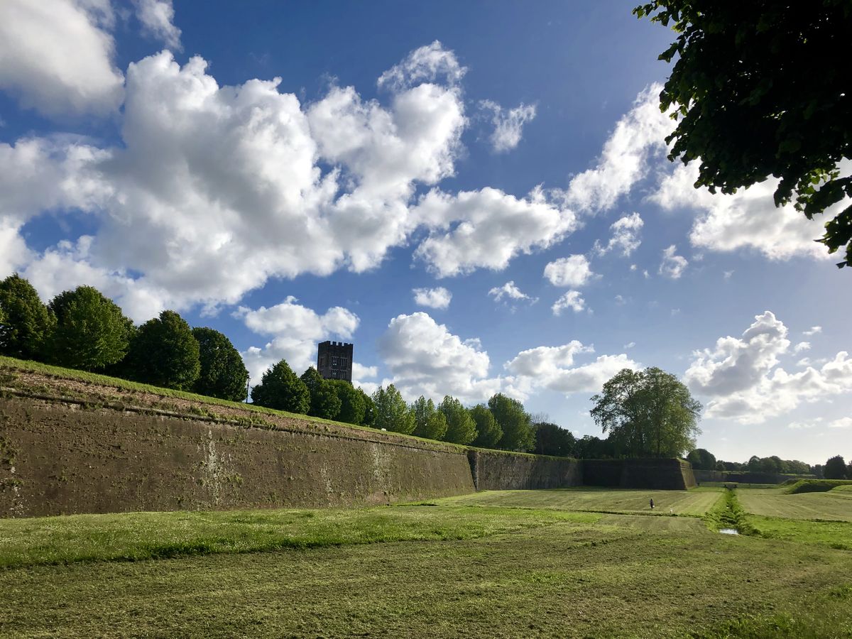 the city walls of lucca