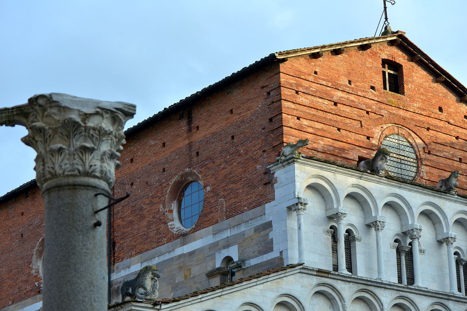 piazza della colonna mozza a lucca