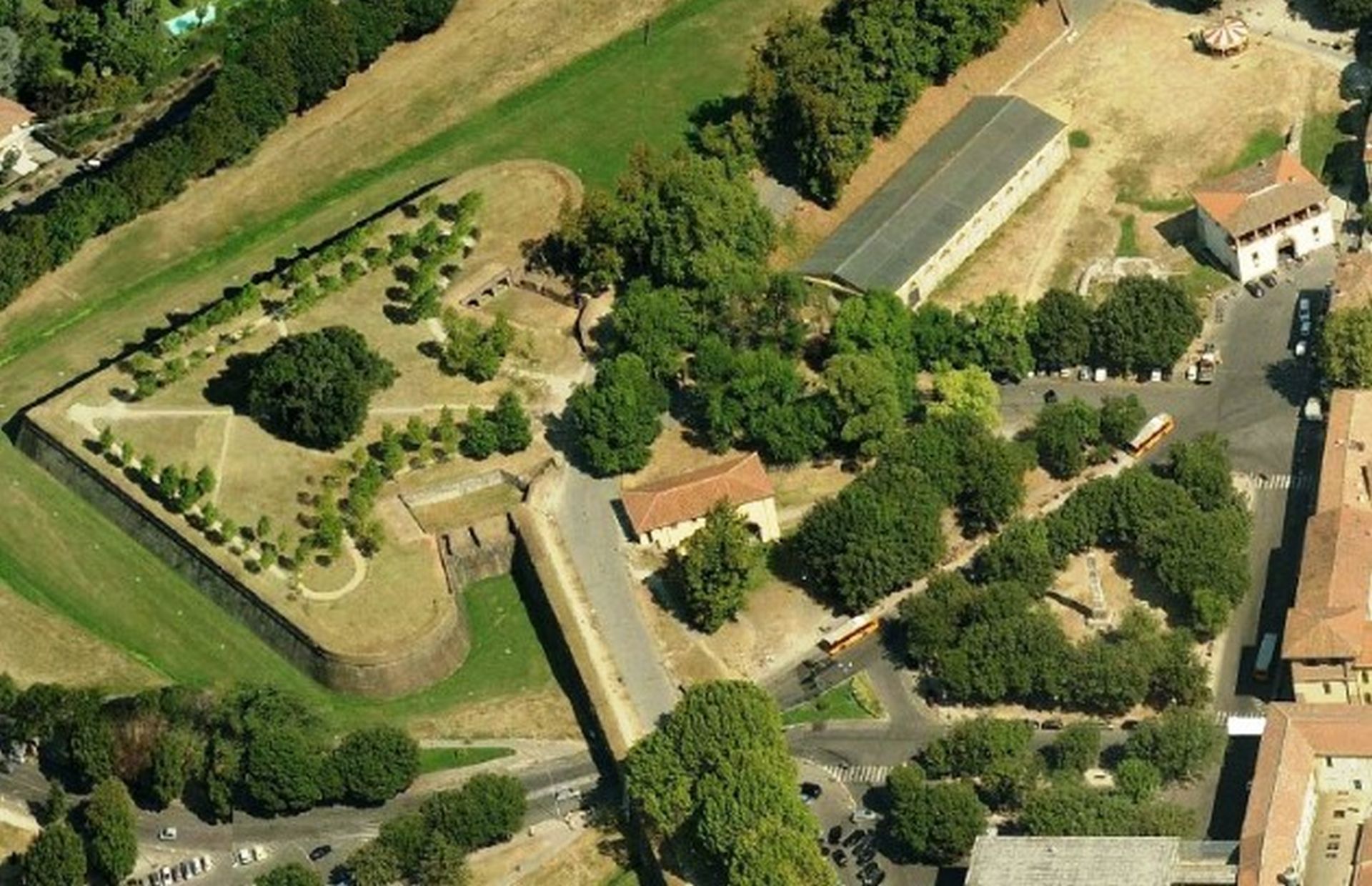 piazzale verdi a Lucca