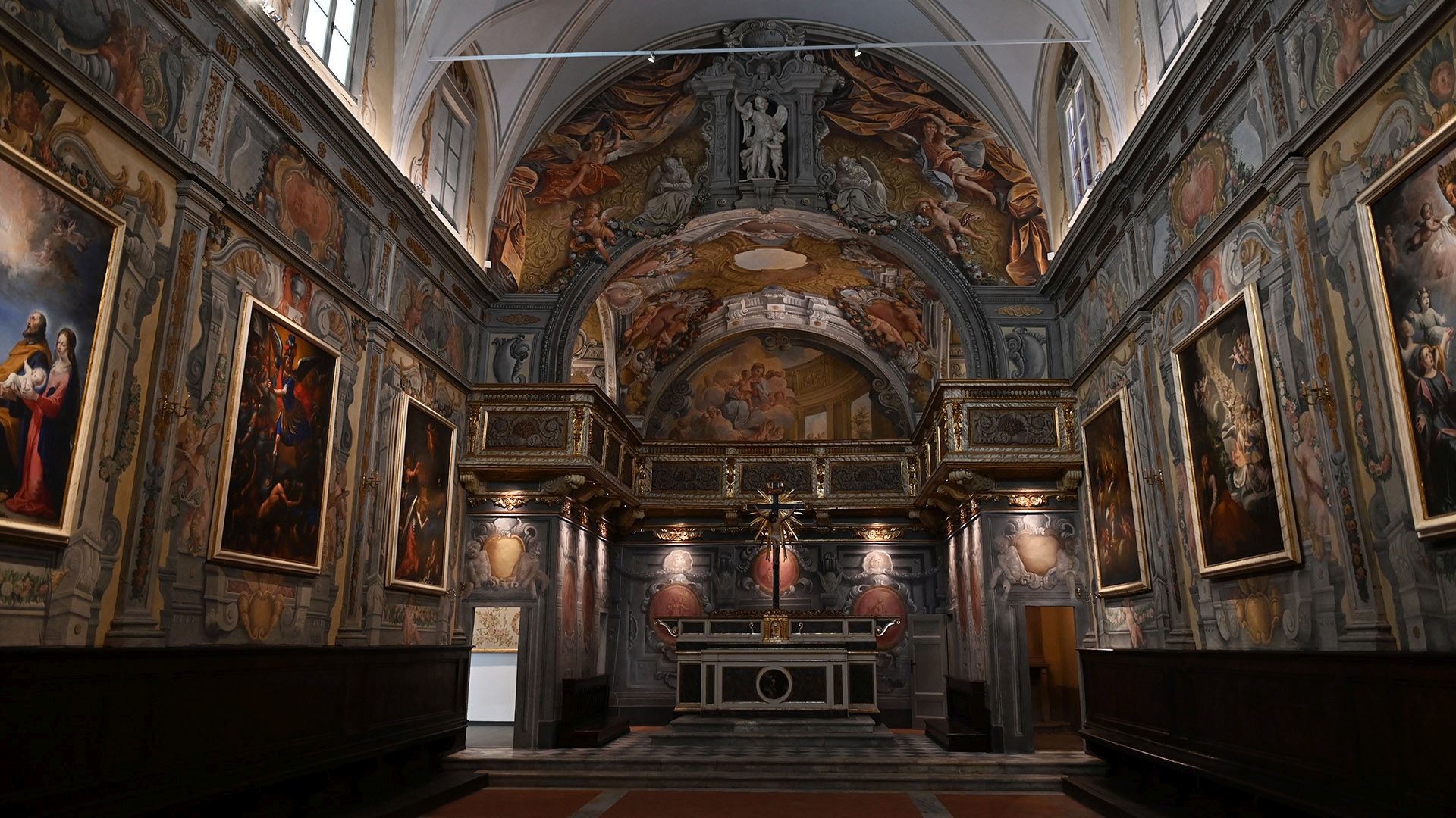 The Oratory of the Guardian Angels in lucca. inside view