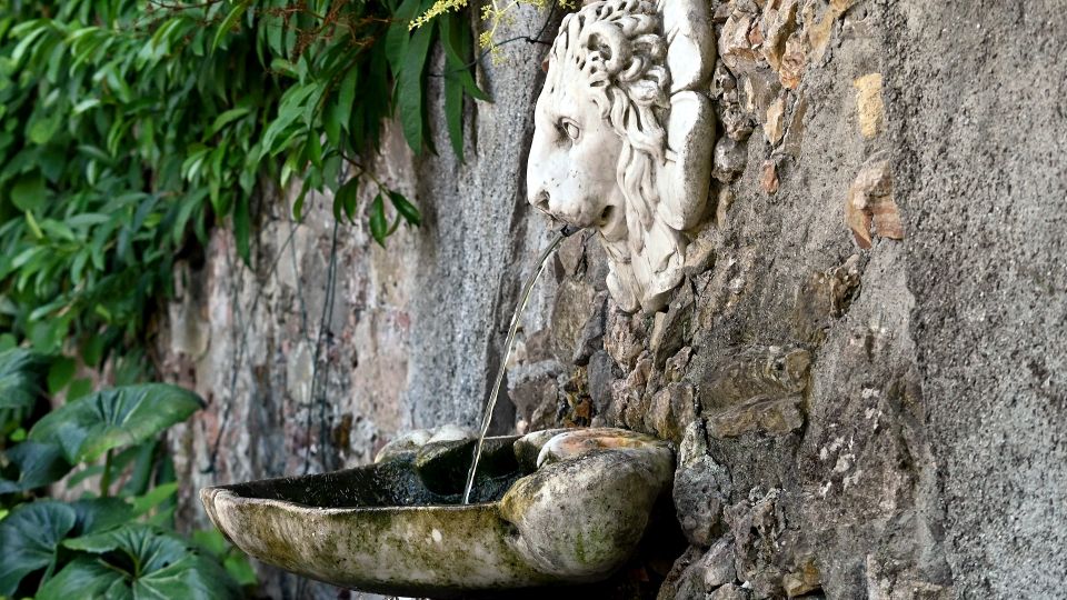 fountain of the botanical garden of Lucca