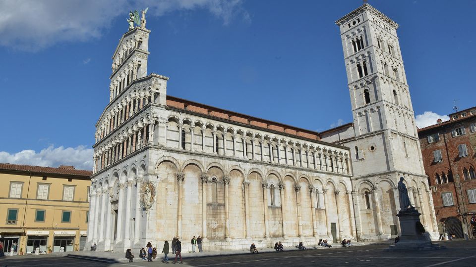 piazza san michele a Lucca