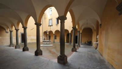 chiostro dell'ex opsedale psichiatrico di maggiano