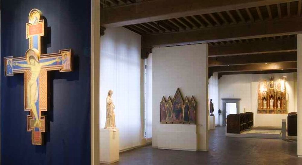 pintura medieval en el museo nacional de Villa Guinigi