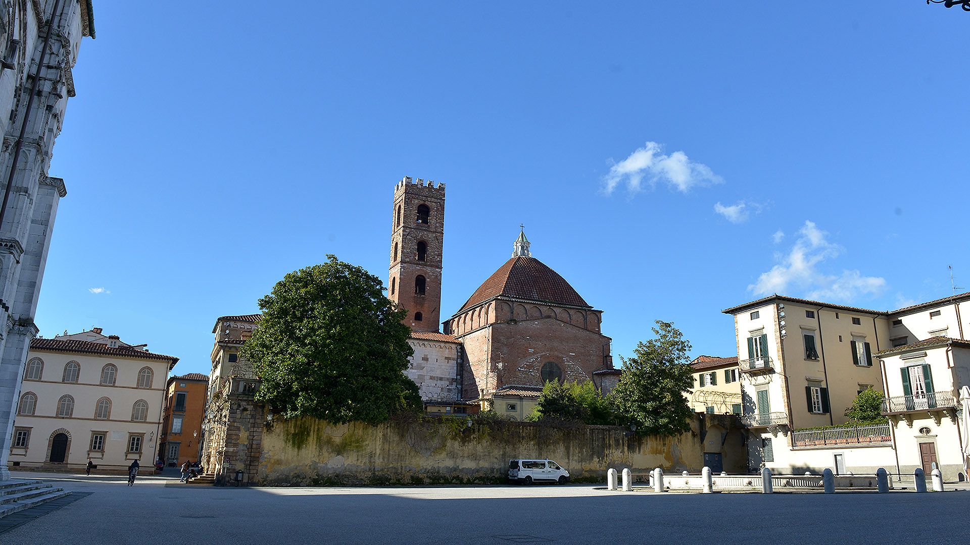 Piazza Antelminelli a Lucca