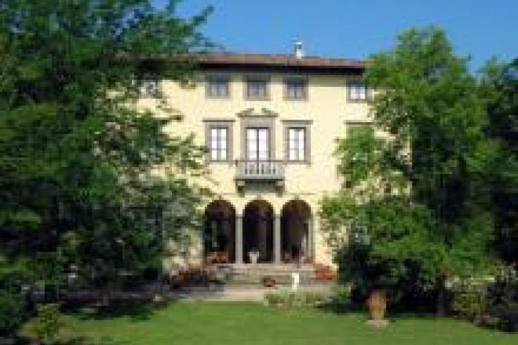 villa bernardini lucca