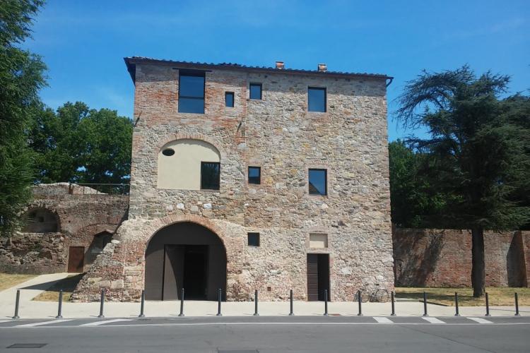 Via Francigena Entry Point Casa del boia a Lucca