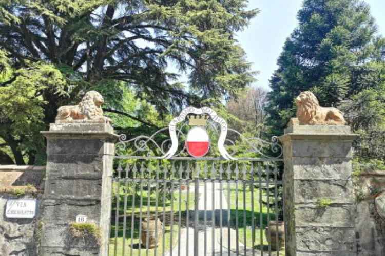 Cancello di ingresso del giardino botanico di Lucca