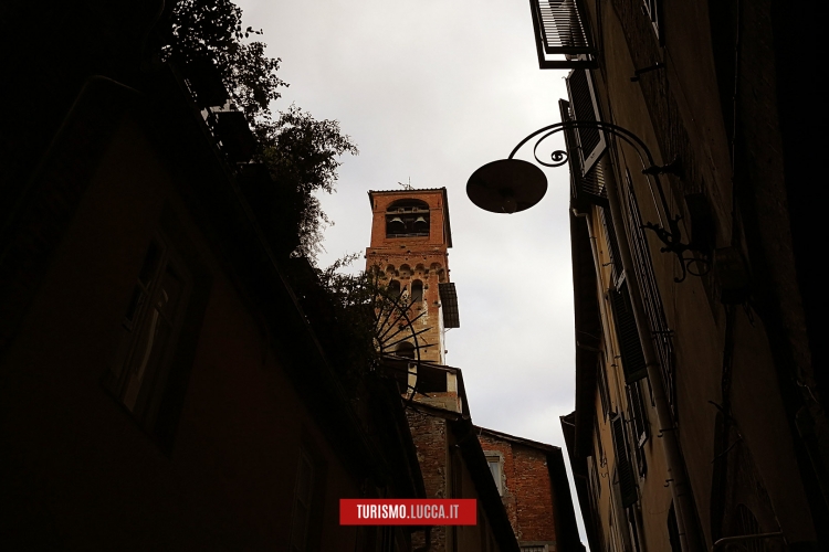 torre delle ore a Lucca