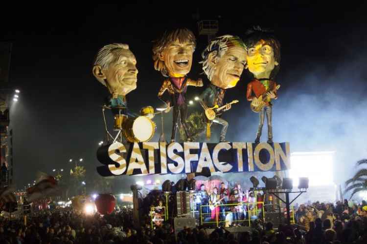 satisfaction il carro del carnevale di viareggio dedicato ai rolling stones